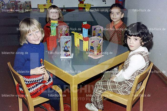 1974 Sankt Martin im Kindergarten St. Peter: SNMRKNSTPT-011193