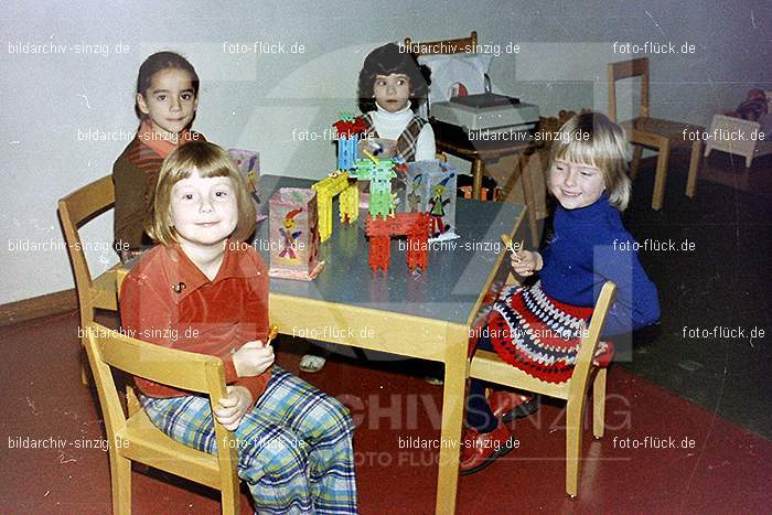 1974 Sankt Martin im Kindergarten St. Peter: SNMRKNSTPT-011194