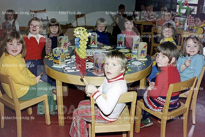 1974 Sankt Martin im Kindergarten St. Peter: SNMRKNSTPT-011202
