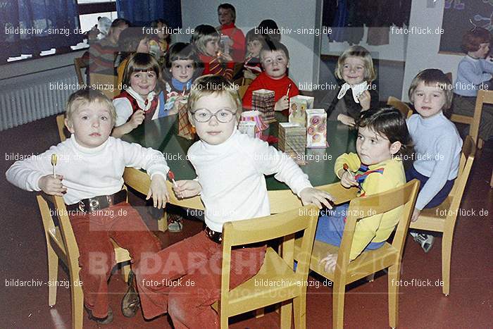 1974 Sankt Martin im Kindergarten St. Peter: SNMRKNSTPT-011209
