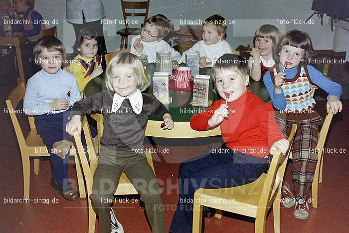 1974 Sankt Martin im Kindergarten St. Peter: SNMRKNSTPT-011210