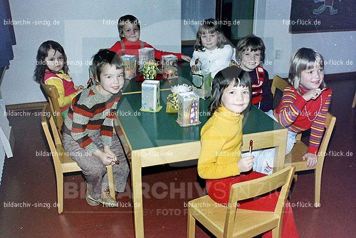 1974 Sankt Martin im Kindergarten St. Peter: SNMRKNSTPT-011212