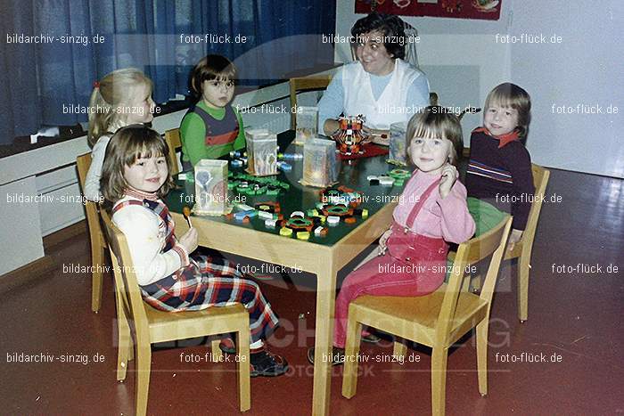 1974 Sankt Martin im Kindergarten St. Peter: SNMRKNSTPT-011217