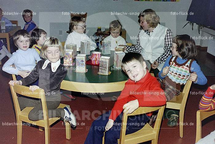 1974 Sankt Martin im Kindergarten St. Peter: SNMRKNSTPT-011218