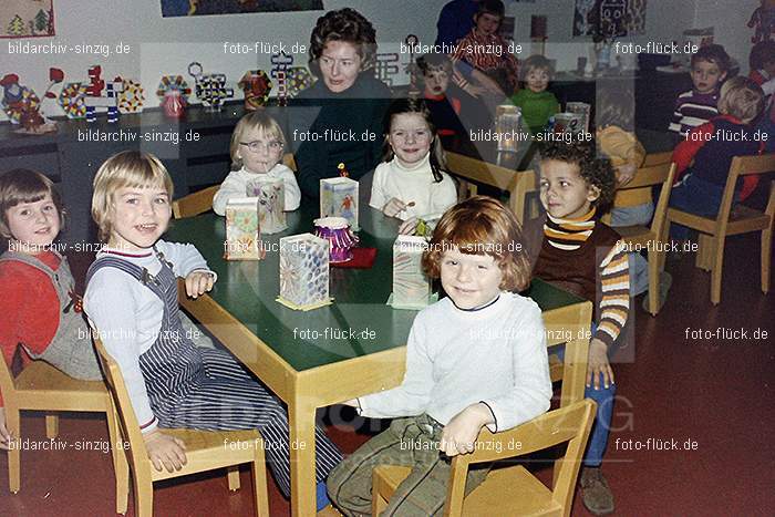 1974 Sankt Martin im Kindergarten St. Peter: SNMRKNSTPT-011220