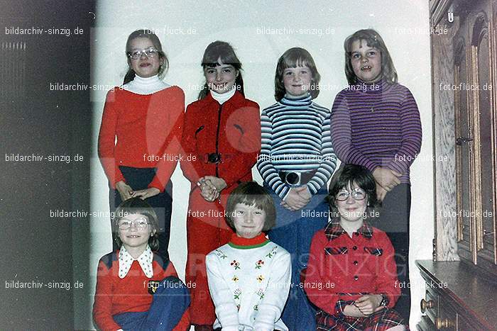 1978 Kommunionkinder bei der Frau Großmann: KMFRGR-011267