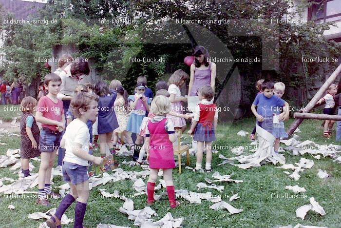 1978 Abschlussfeier im Kindergarten in Sinzig: BSKNSN-011585