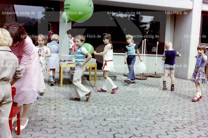 1978 Abschlussfeier im Kindergarten in Sinzig: BSKNSN-011593