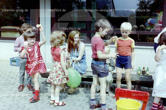 1978 Abschlussfeier im Kindergarten in Sinzig: BSKNSN-011603
