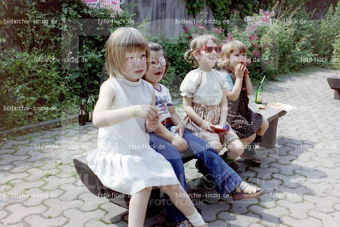 1978 Abschlussfeier im Kindergarten in Sinzig: BSKNSN-011607