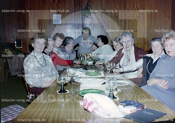 1978 Frau Eckle mit ihren Kegel Frauen: FRCKKGFR-012096