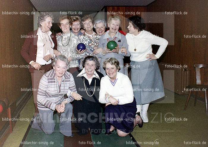 1978 Frau Eckle mit ihren Kegel Frauen: FRCKKGFR-012100