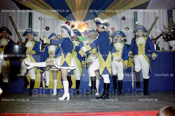 1974 Prinzenproklamation im Helenensaal Sinzig: PRHLSN-012145