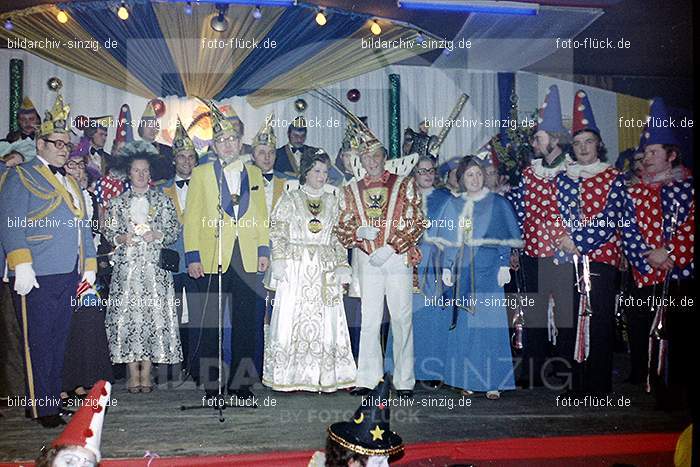 1974 Prinzenproklamation im Helenensaal Sinzig: PRHLSN-012155