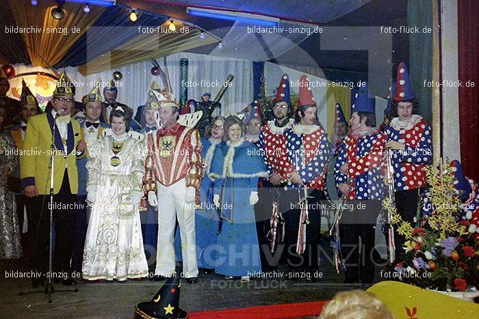 1974 Prinzenproklamation im Helenensaal Sinzig: PRHLSN-012156