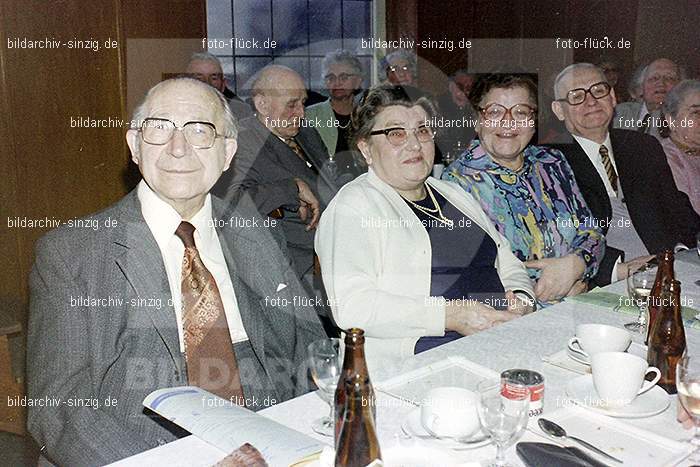 1974 Seniorenkaffee der Närrischen Buben im Helenensaal Sinzig: SNNRBBHLSN-012193