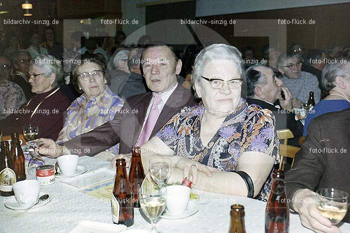 1974 Seniorenkaffee der Närrischen Buben im Helenensaal Sinzig: SNNRBBHLSN-012206