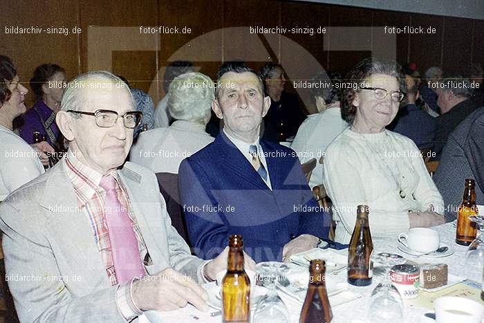 1974 Seniorenkaffee der Närrischen Buben im Helenensaal Sinzig: SNNRBBHLSN-012262