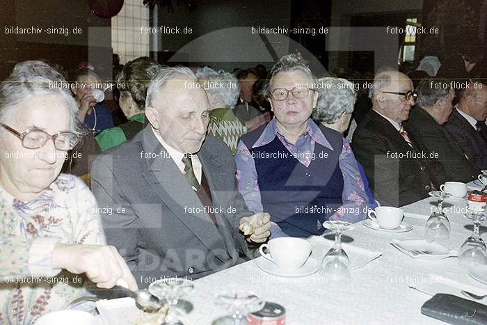 1974 Seniorenkaffee der Närrischen Buben im Helenensaal Sinzig: SNNRBBHLSN-012263