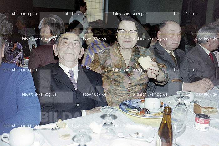 1974 Seniorenkaffee der Närrischen Buben im Helenensaal Sinzig: SNNRBBHLSN-012267