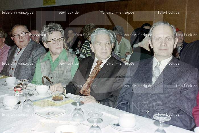 1974 Seniorenkaffee der Närrischen Buben im Helenensaal Sinzig: SNNRBBHLSN-012276