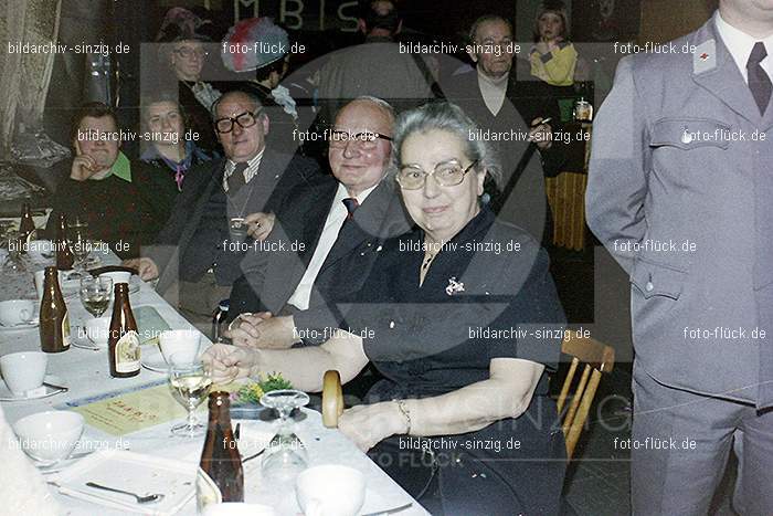 1974 Seniorenkaffee der Närrischen Buben im Helenensaal Sinzig: SNNRBBHLSN-012299