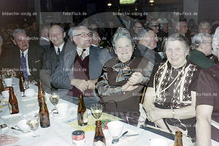 1974 Seniorenkaffee der Närrischen Buben im Helenensaal Sinzig: SNNRBBHLSN-012335