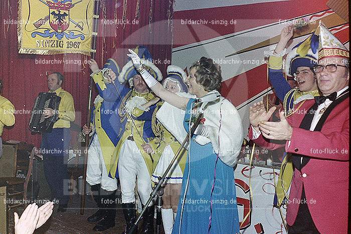 1974 Karnevalssitzung Westum im Saal Herges: KRWSSLHR-012348