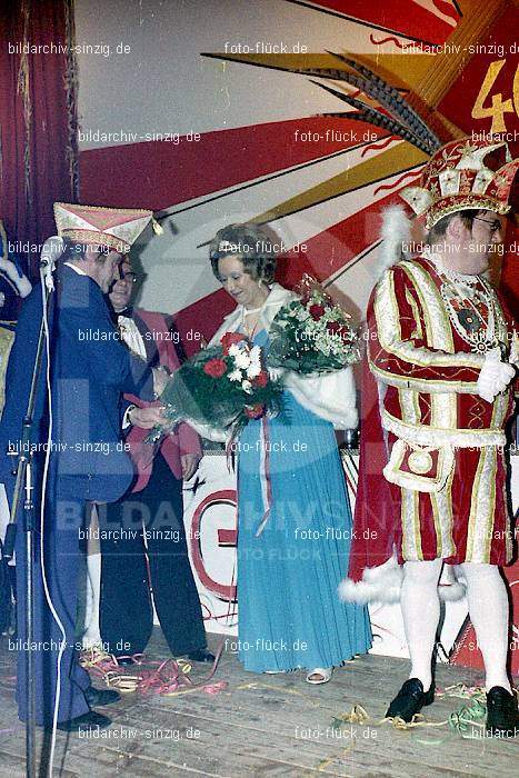 1974 Karnevalssitzung Westum im Saal Herges: KRWSSLHR-012354