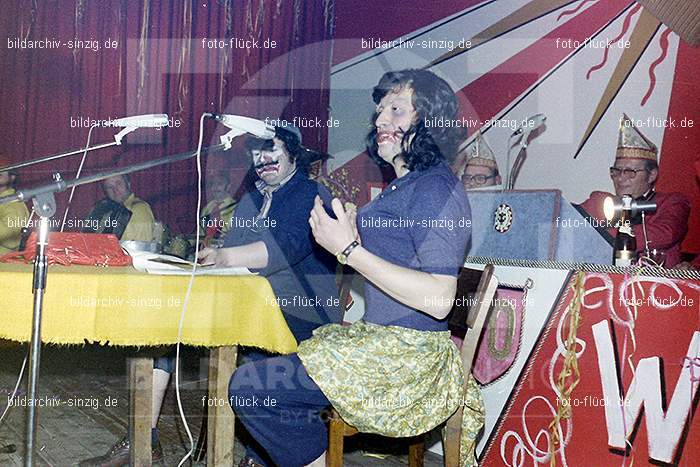1974 Karnevalssitzung Westum im Saal Herges: KRWSSLHR-012362