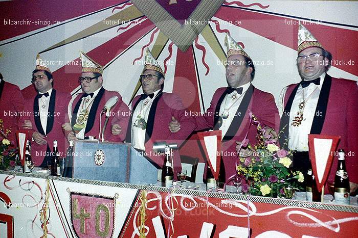 1974 Karnevalssitzung Westum im Saal Herges: KRWSSLHR-012363