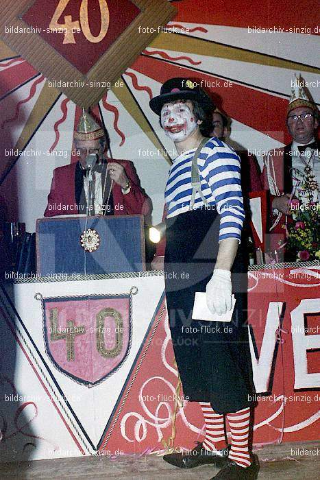 1974 Karnevalssitzung Westum im Saal Herges: KRWSSLHR-012369