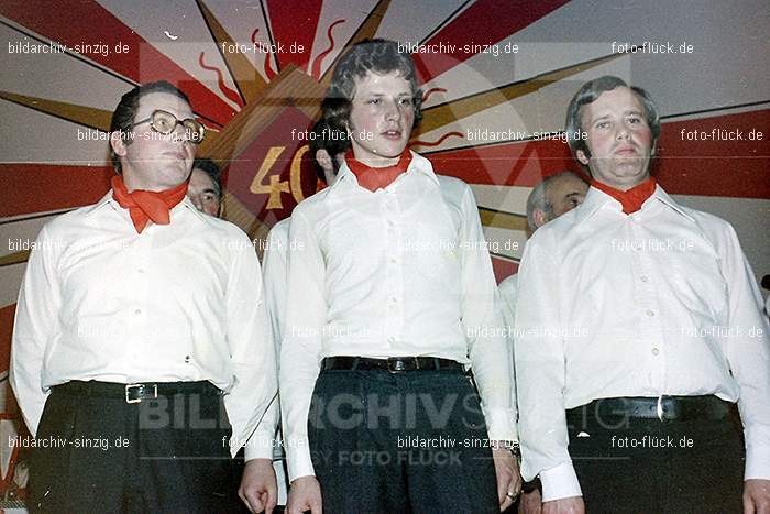 1974 Karnevalssitzung Westum im Saal Herges: KRWSSLHR-012379