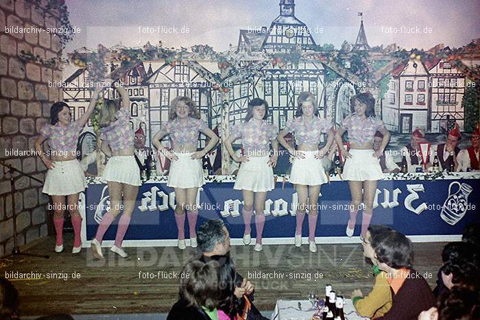 1974 Karnevalssitzung Westum im Saal Herges: KRWSSLHR-012384