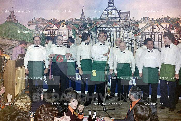 1974 Karnevalssitzung Westum im Saal Herges: KRWSSLHR-012393