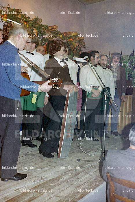 1974 Karnevalssitzung Westum im Saal Herges: KRWSSLHR-012404