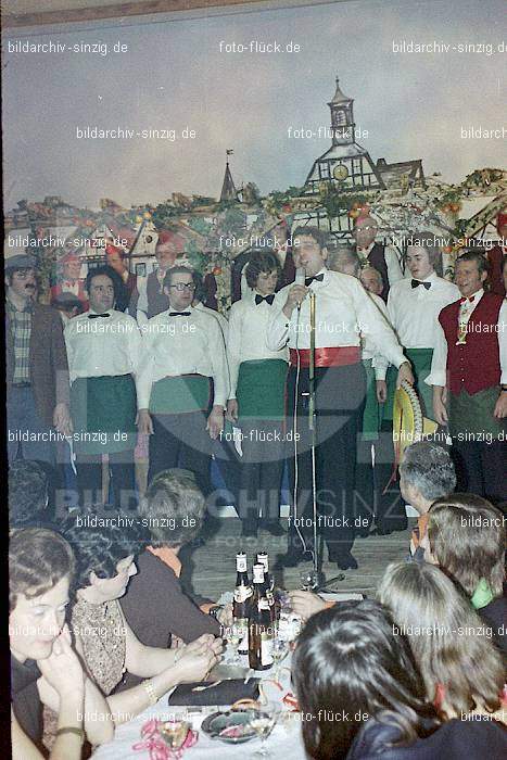 1974 Karnevalssitzung Westum im Saal Herges: KRWSSLHR-012406