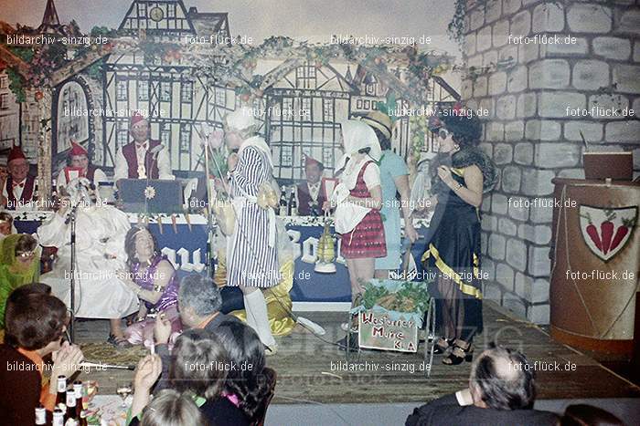 1974 Karnevalssitzung Westum im Saal Herges: KRWSSLHR-012415