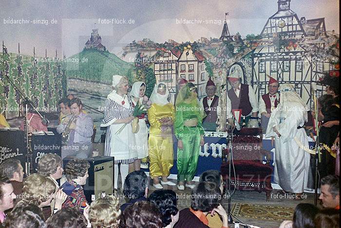 1974 Karnevalssitzung Westum im Saal Herges: KRWSSLHR-012417