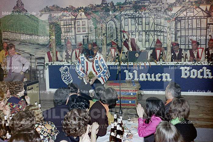 1974 Karnevalssitzung Westum im Saal Herges: KRWSSLHR-012418
