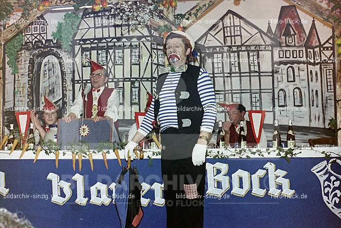 1974 Karnevalssitzung Westum im Saal Herges: KRWSSLHR-012429