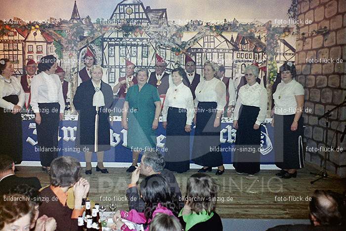 1974 Karnevalssitzung Westum im Saal Herges: KRWSSLHR-012431
