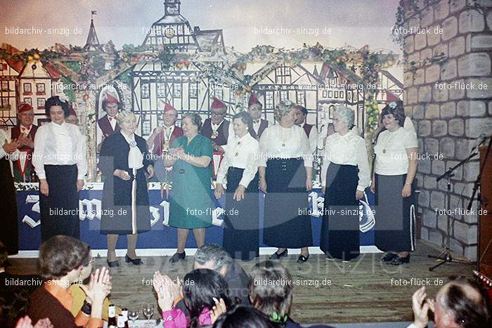 1974 Karnevalssitzung Westum im Saal Herges: KRWSSLHR-012432