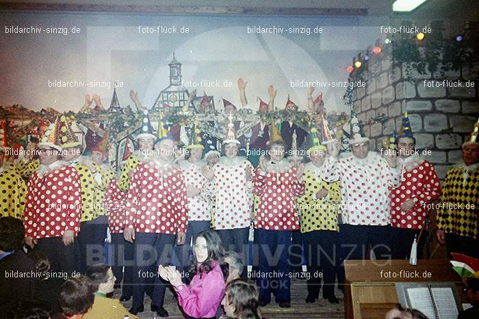 1974 Karnevalssitzung Westum im Saal Herges: KRWSSLHR-012436