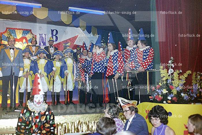 1974 Prinzenproklamation im Helenensaal Sinzig: PRHLSN-012473