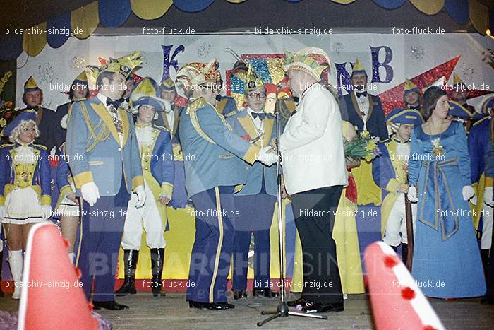 1974 Prinzenproklamation im Helenensaal Sinzig: PRHLSN-012482