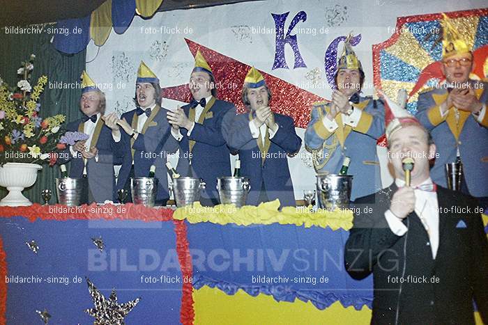 1974 Prinzenproklamation im Helenensaal Sinzig: PRHLSN-012499