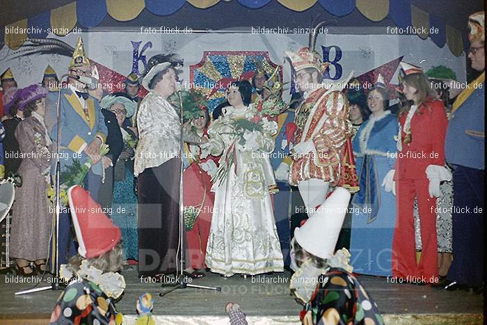 1974 Prinzenproklamation im Helenensaal Sinzig: PRHLSN-012503