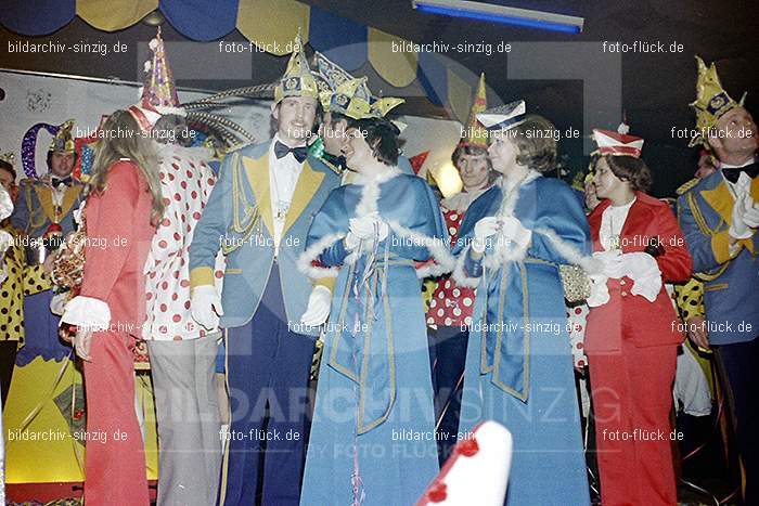 1974 Prinzenproklamation im Helenensaal Sinzig: PRHLSN-012544
