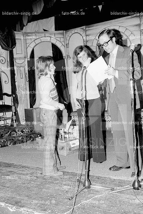1974 Weihnachtsfeier für die Kinder der Angestellten der Agrob: WHFRKNNGGR-012700